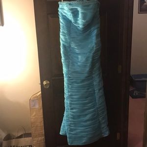 David's Bridal tight fitted mermaid style dress